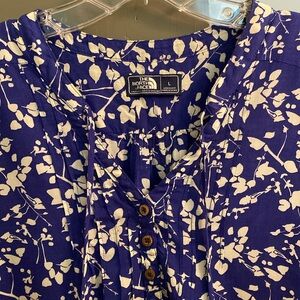 The North Face sleeveless print blouse